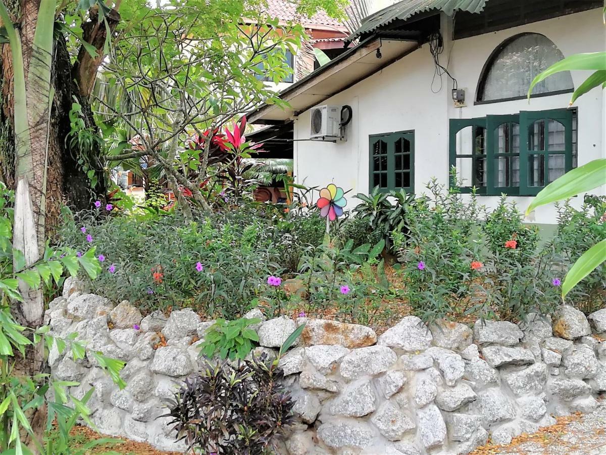 Sabandy House B&B Padang Mat Sirat ภายนอก รูปภาพ